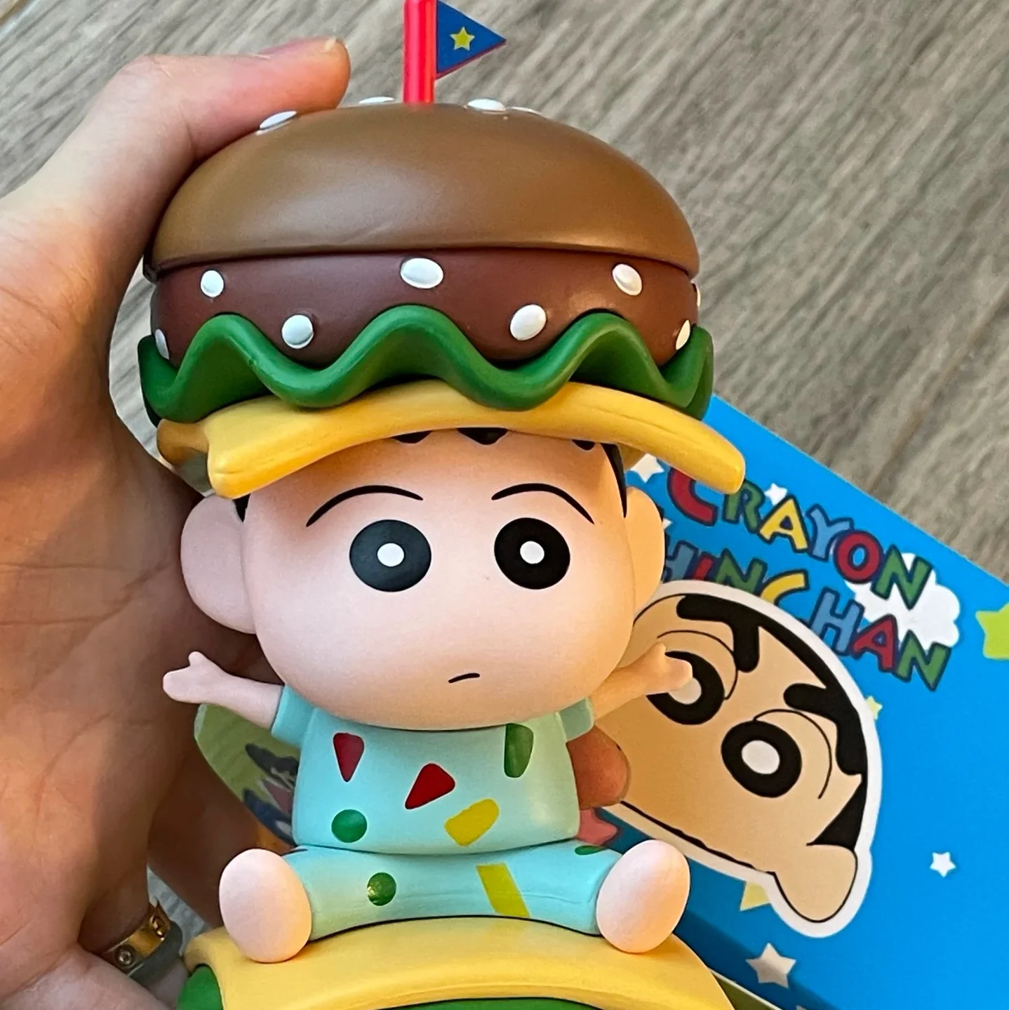 Crayon série Shin Chan pour décoration de maison, beurre de hamburger, décor de bureau et de voiture, cadeau d'anniversaire