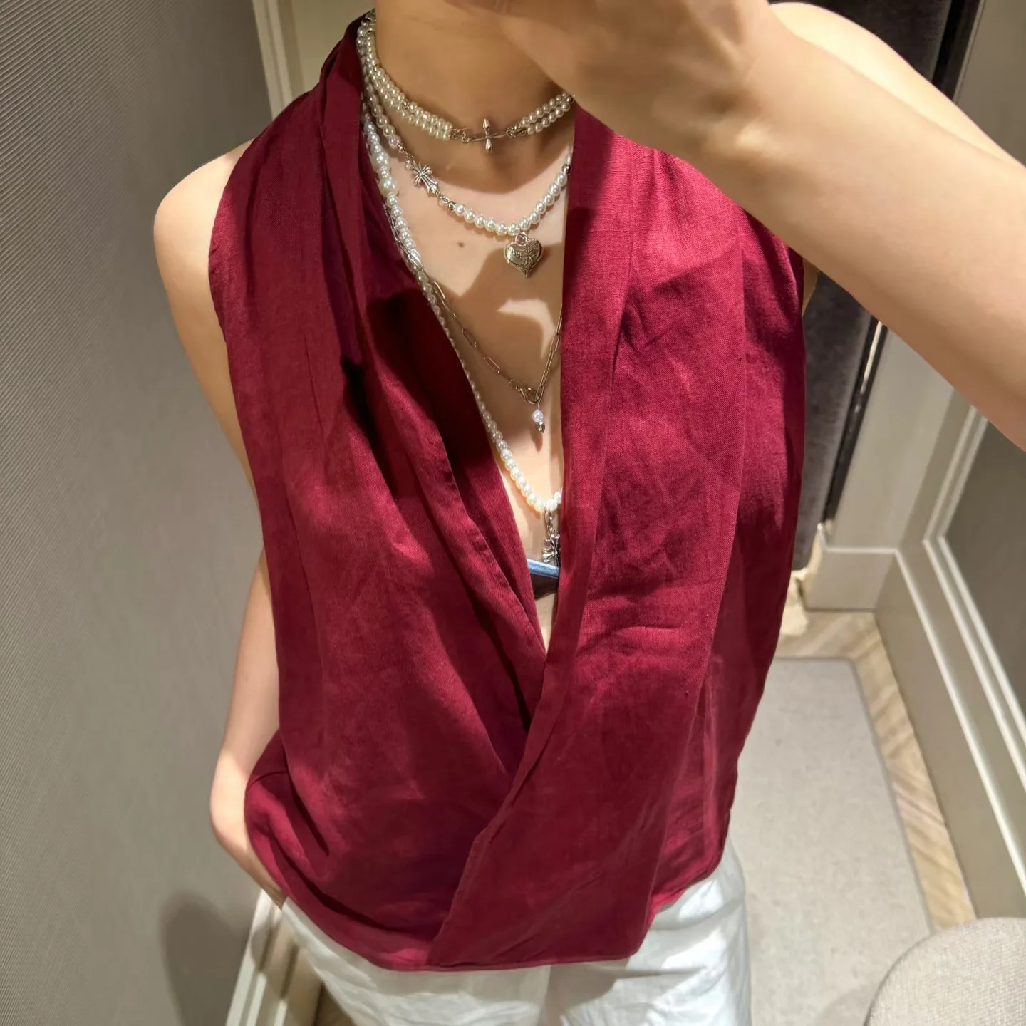 

25 Women's Minimalist Elegant Cross-Neckline Strapless Sleeveless Shirt Top