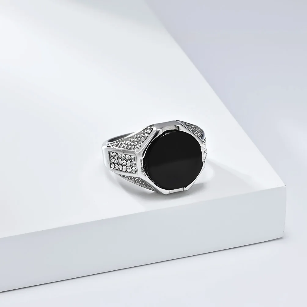 Schwarzer Zirkon Geometrische Ringe Edelstahl Herren Personalisierter leichter Luxus Mode Ring Charm Schmuck – Detail 4