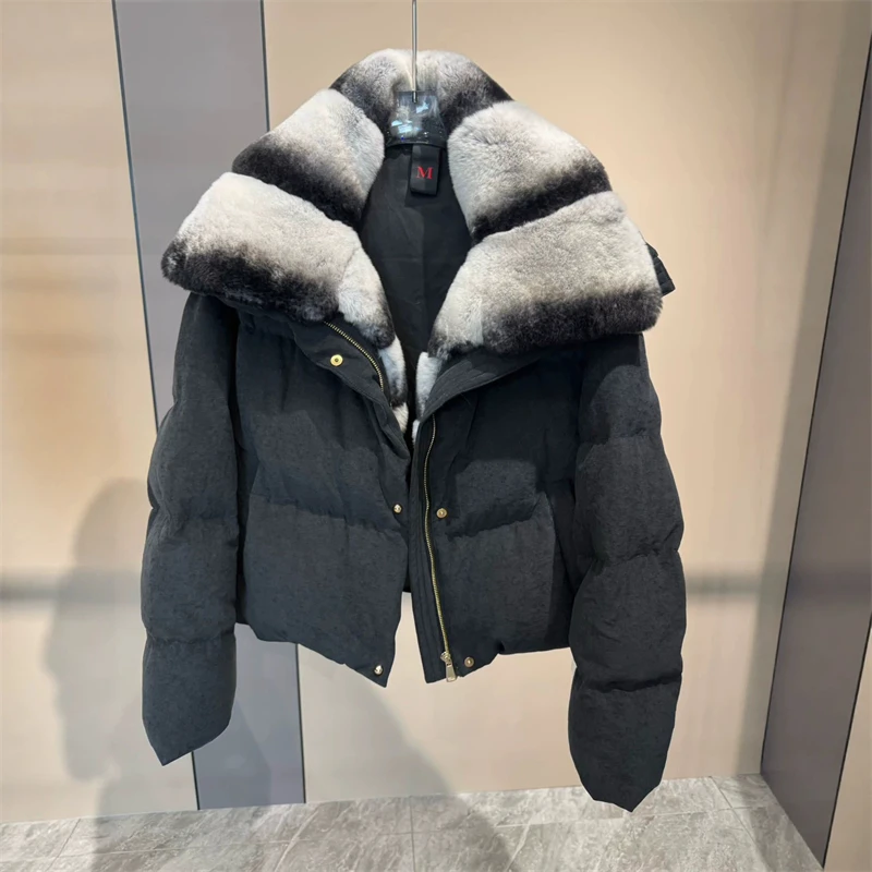 2026 Winter New Collection: Short White Goose Down Jacket with a Large Rabbit Fur Collar – Loose, Thickened, and Warm Outerwear
