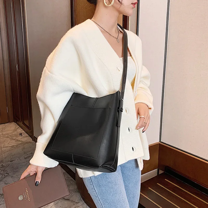 Fall/winter large-capacity handbag new fashion Joker wave Korean retro tote bag ladies shoulder crossbody bag