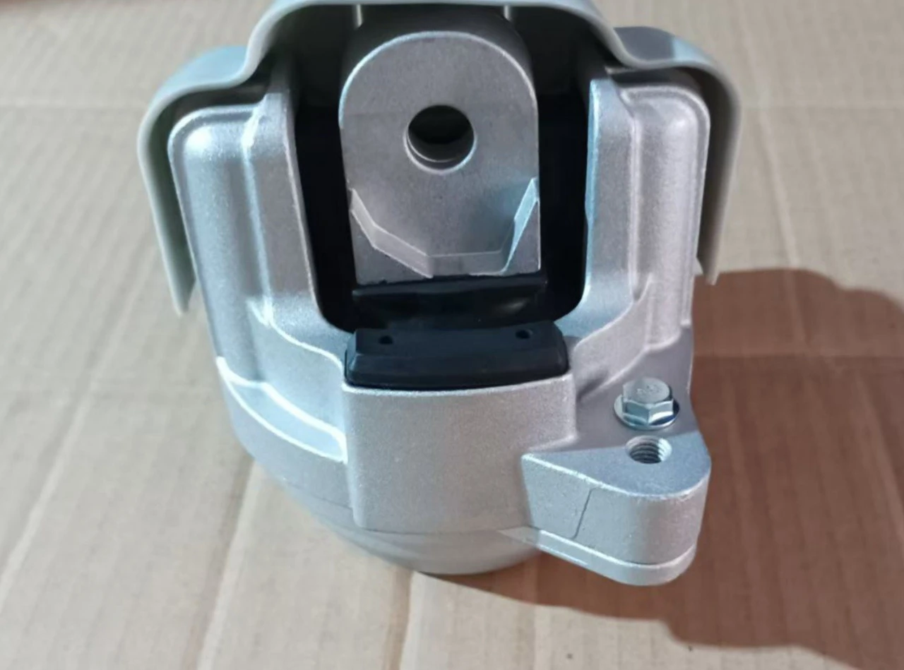 Engine Mount Replacement Part, OE Number 946 375 058 33 / 94637505833, Auto Maintenance Spare Accessory