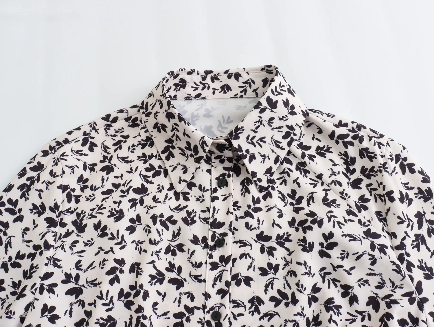 2025, Damen-Herbstkleid, neu, mit Gürteldekoration, lässige Mode, elegantes Revers, Langarm-Shirt-Stil, Blumendruck, kurzes Kleid