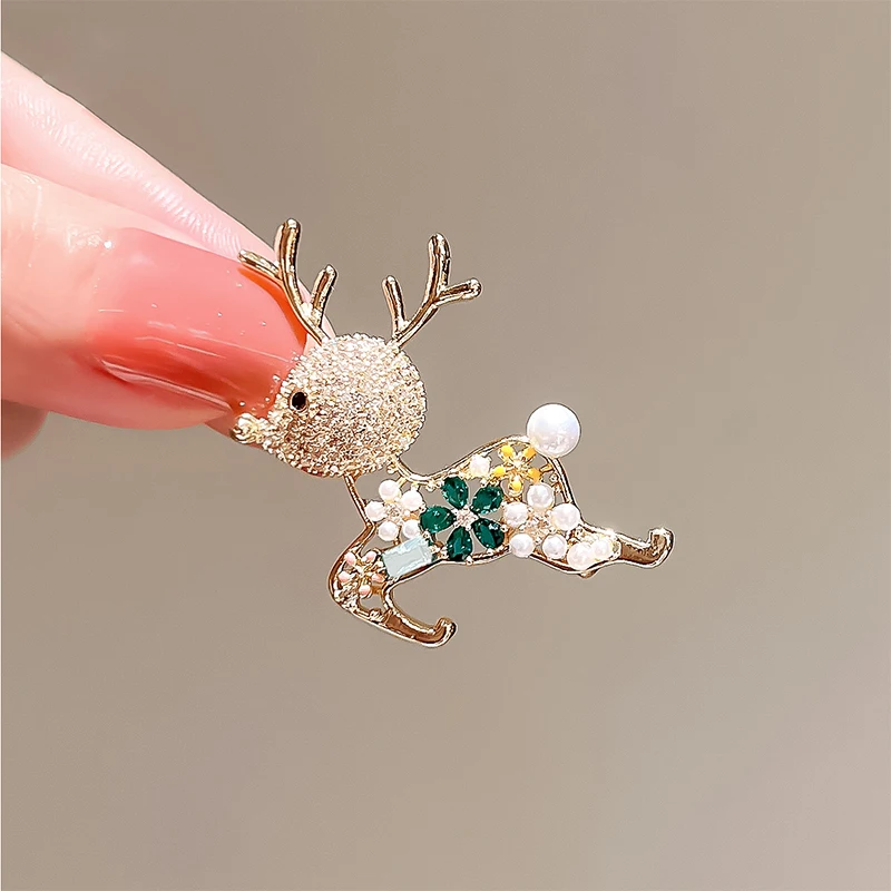 Broche bonito de veado feminino, broche delicado para meninas, alfinetes de animais brilhantes, corsage versátil, crachás luxuosos, acessórios de vestuário, presentes