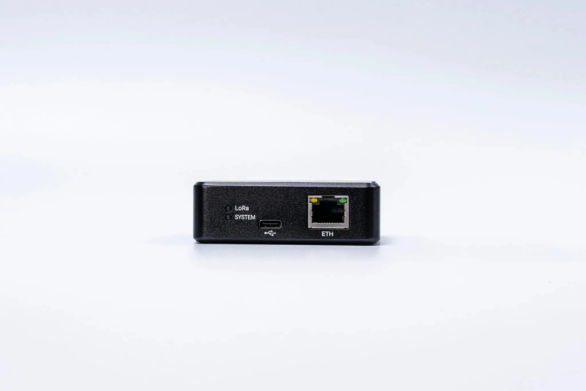 Milesight UG56 Embedded Network Server 8 Channel Industrial LoRaWAN Gateway for IoT Deployments