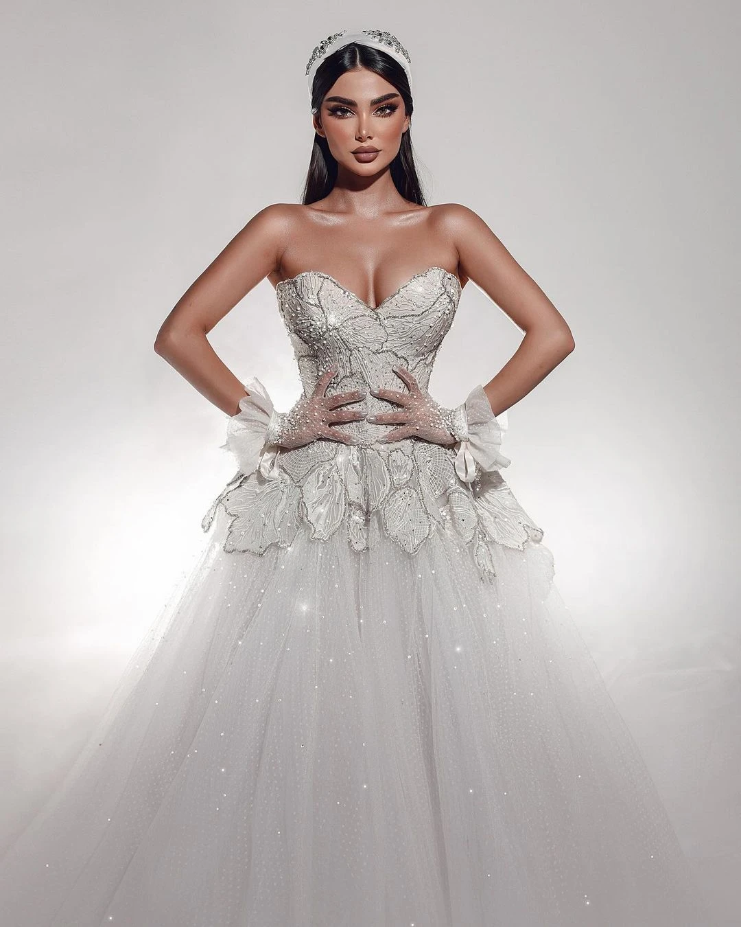 Robe de mariée trapèze en dentelle avec appliques chérie, magnifique robe de mariée bohème, sur mesure, avec train de balayage dans le dos, pour les patients