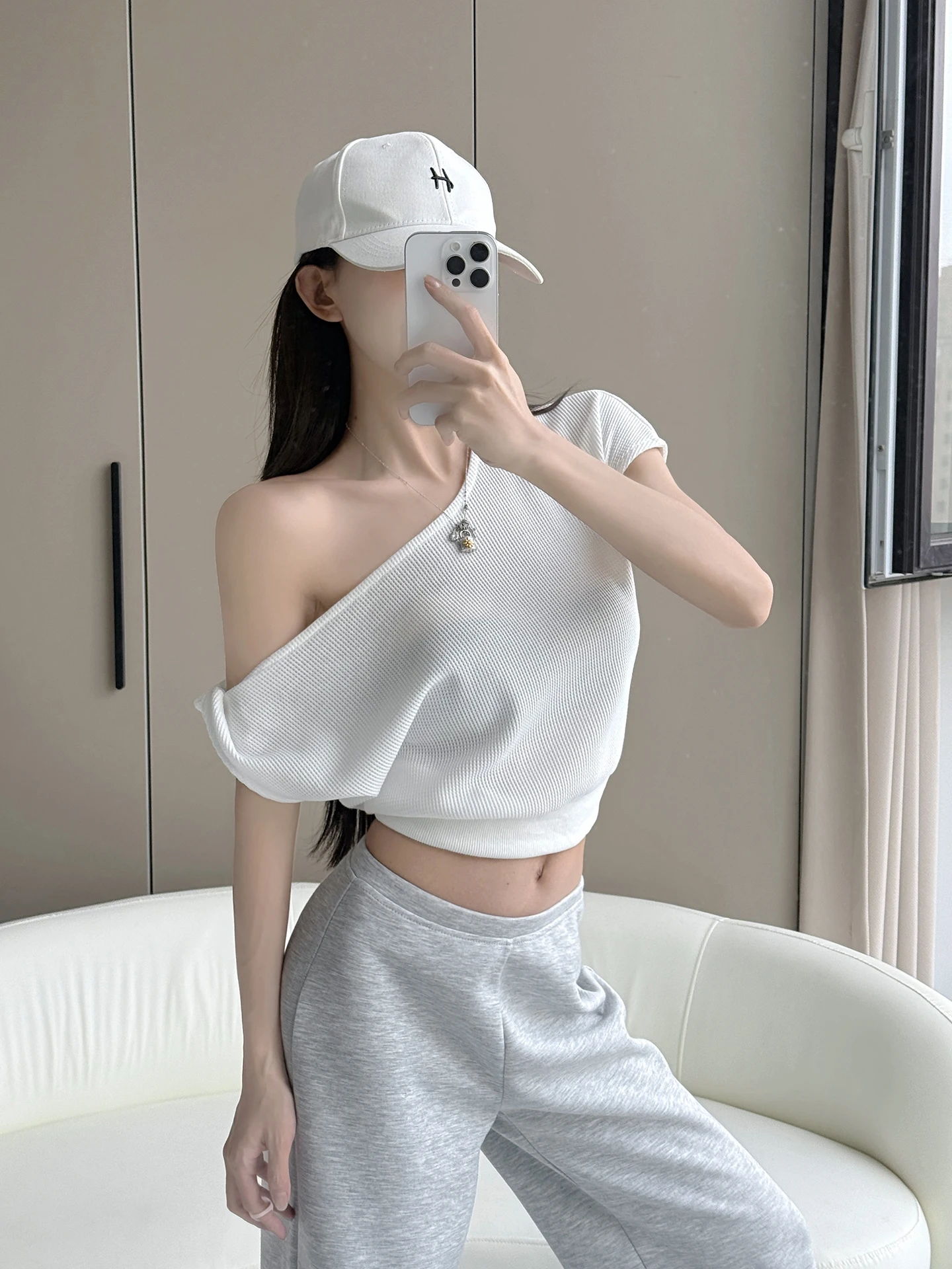 Slim Fit Short Sleeve T-Shirt Women's Summer Design Shoulder Angle Straight Tube Sleeve Thinming Black French Style Cotton Vi...