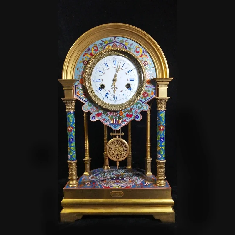 European-style Western cloisonné gilt cloisonné pendulum clock, vintage vintage winding mechanical clock, home creativity