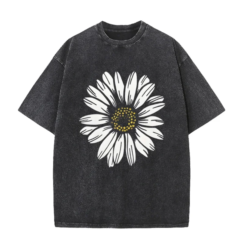 daisy print t shirt、vintage washed tee、minimalist streetwear、black casual tee、flower print street top