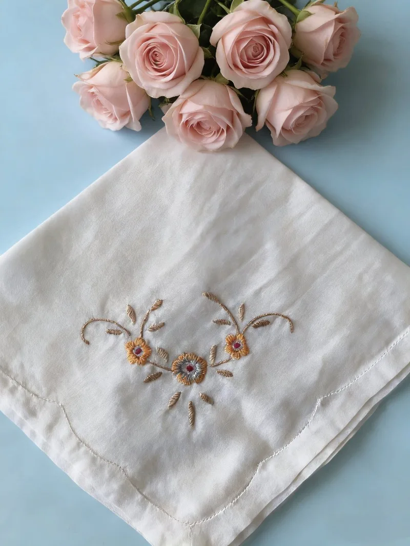2PCS 40*40cm White 100% Thin Cotton Hand Embroidered Handmade Silk Embroidered Edge Handkerchief Napkin