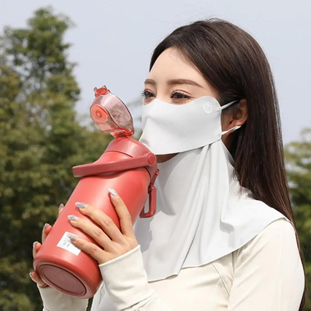 ฤดูร้อนผ้าไหมน้ําแข็งหน้ากากป้องกันแสงแดดสําหรับผู้หญิง UPF50 + ผ้าพันคอไหมพรมป้องกันรังสียูวีขี่จักรยานกลางแจ้งเดินป่า 360 °   ผ้าคลุมคอหน้า