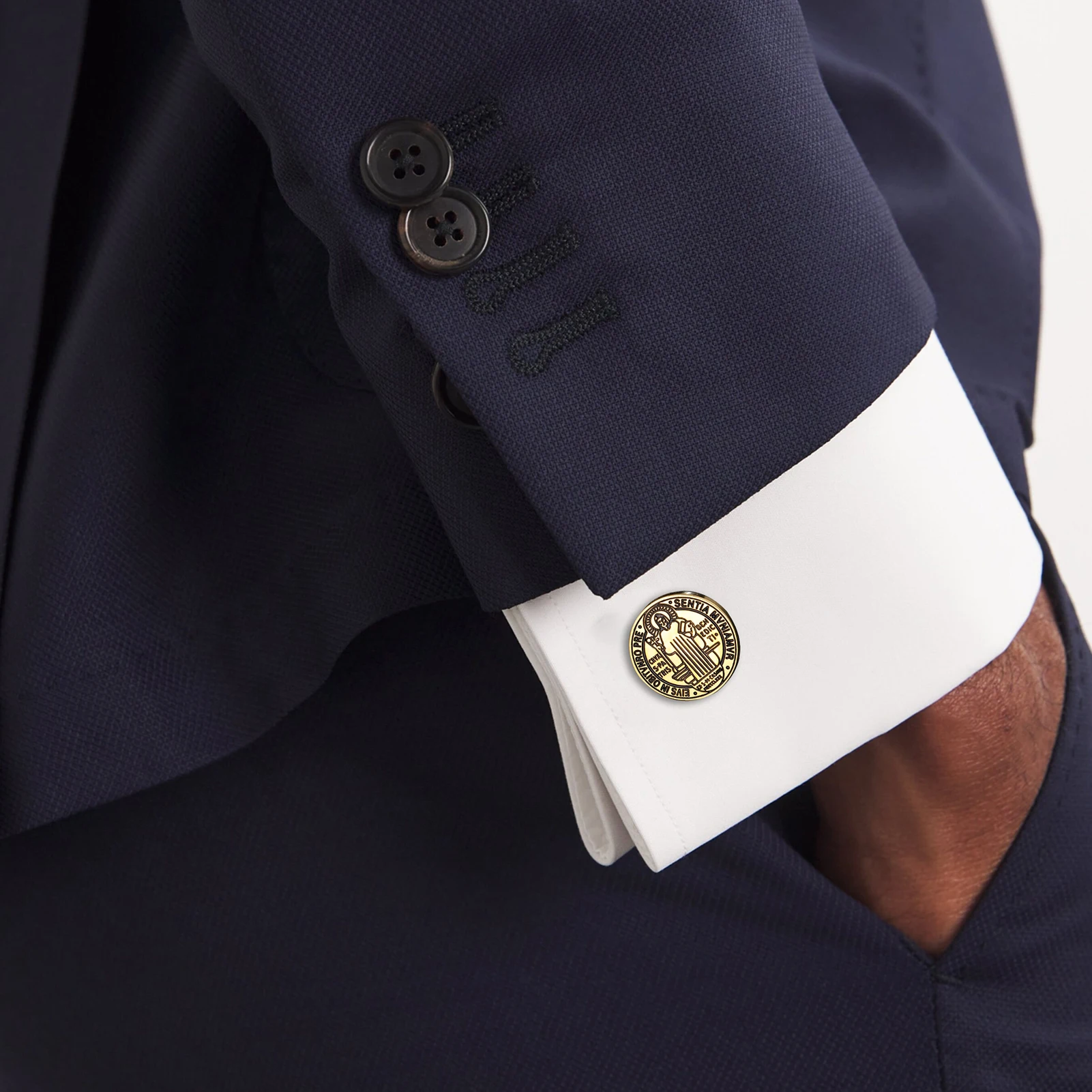2pcs/pair Men's CSPB Round Brand Cufflinks Stainless Steel Retro Cross Medal Cufflinks Men's Business Shirts Accessories Jewelry