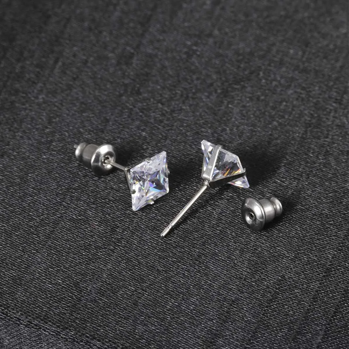 Stylish 4 Claw Square Cubic Zirconia Stud Earrings, Unisex