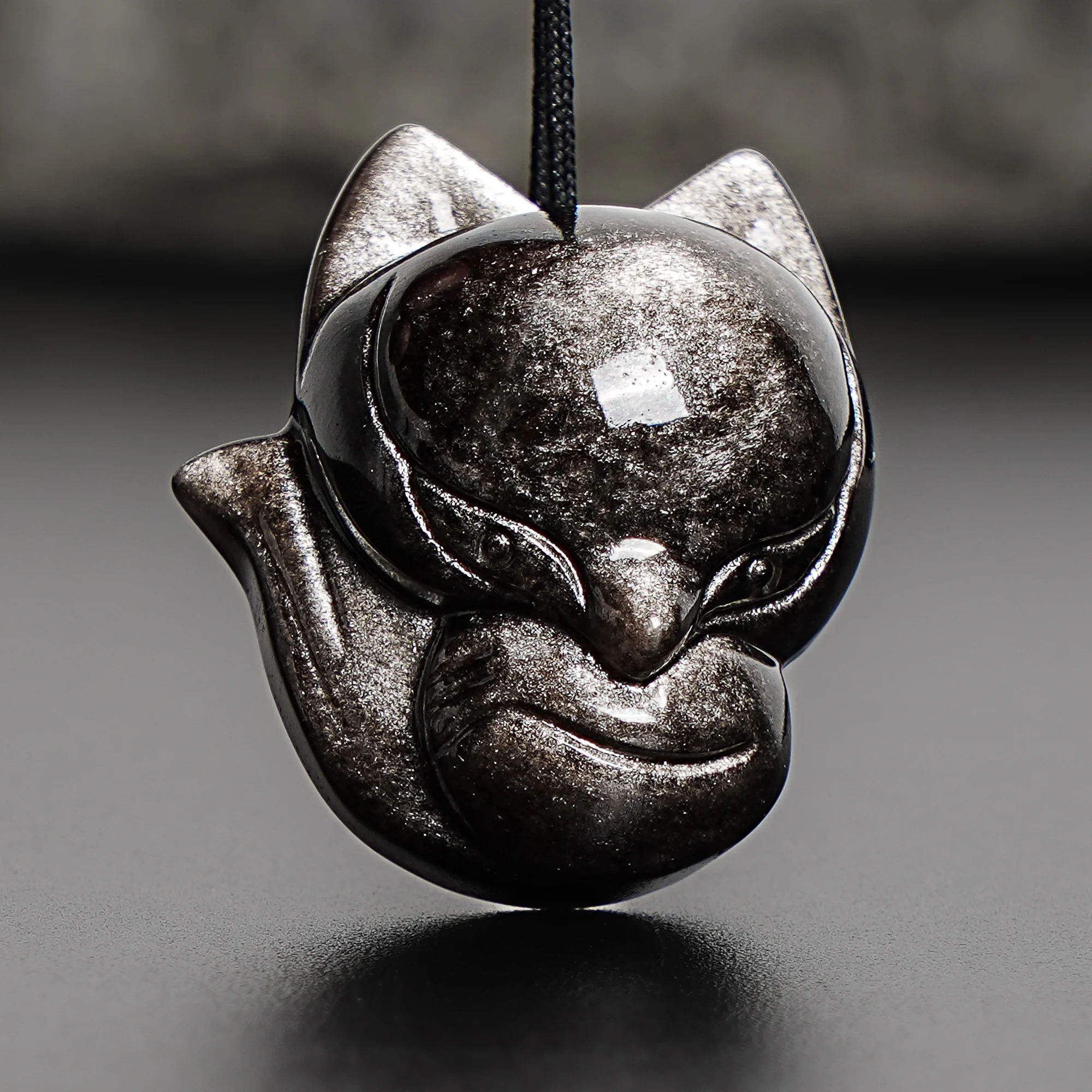 

Natural Silver Obsidian Hand Carved Fox Pendant Enchanted Kitsune Guardian Pendants for Necklace Diy Jewelry Findings 32x26x13mm