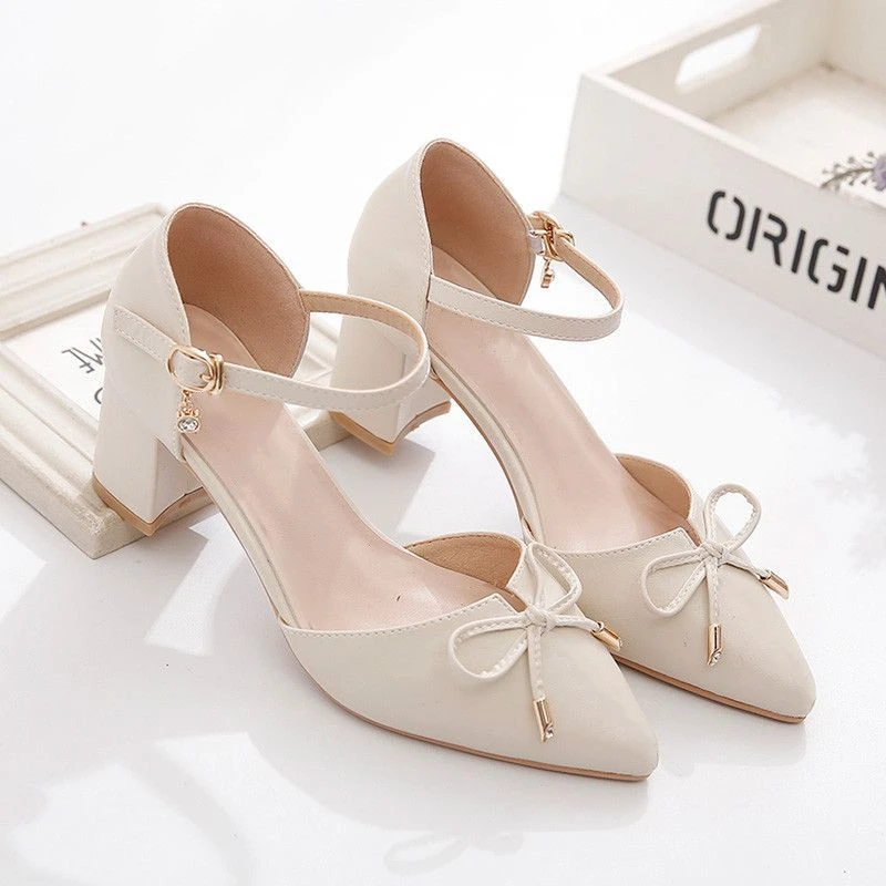 

The New Style Of Sandals For Women In 2025, With Pointed Heels And Thick Heels Paired With Skirts, Is A Gentle Single Shoe Fashi