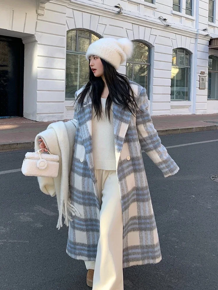 Fashion 2024 Winter  White and Blue Plaid Atmosphere Return Woolen Coat Women Design Sense Outwear Thickening warmth overcoat