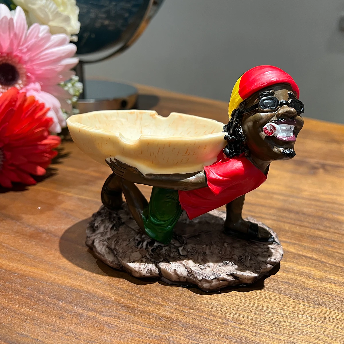 1PC Jamaican Man Holding Ashtray Ornament, Resin Statue Funny Craft, For Bookshelf Home Living Room Office Cabinet Decor