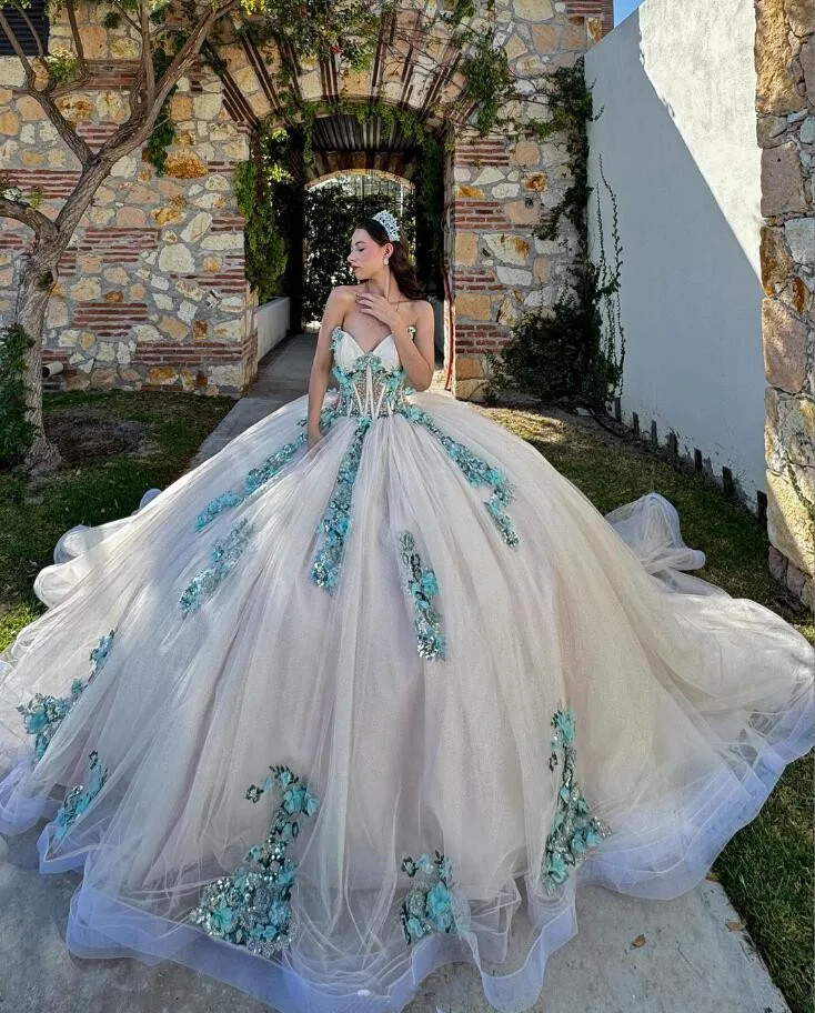 Kristallen Prinses Quinceanera Jurken Met Lange Mouwen 3d Bloemen Applique Boting Corset Vestidos De Xv Años Sweet 15 Jurk