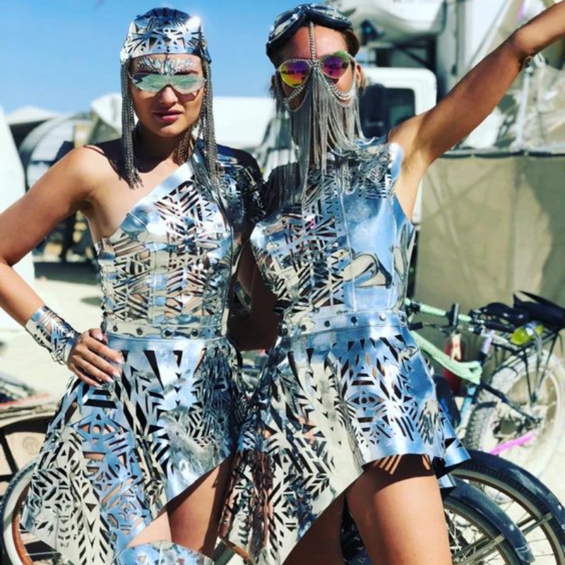 

Вечеринка для шоу девушки, роскошный костюм для шоу девушки, роскошный наряд для вечеринки, широкий текстурированный утолщенный полый кожаный женский костюм неправильной формы