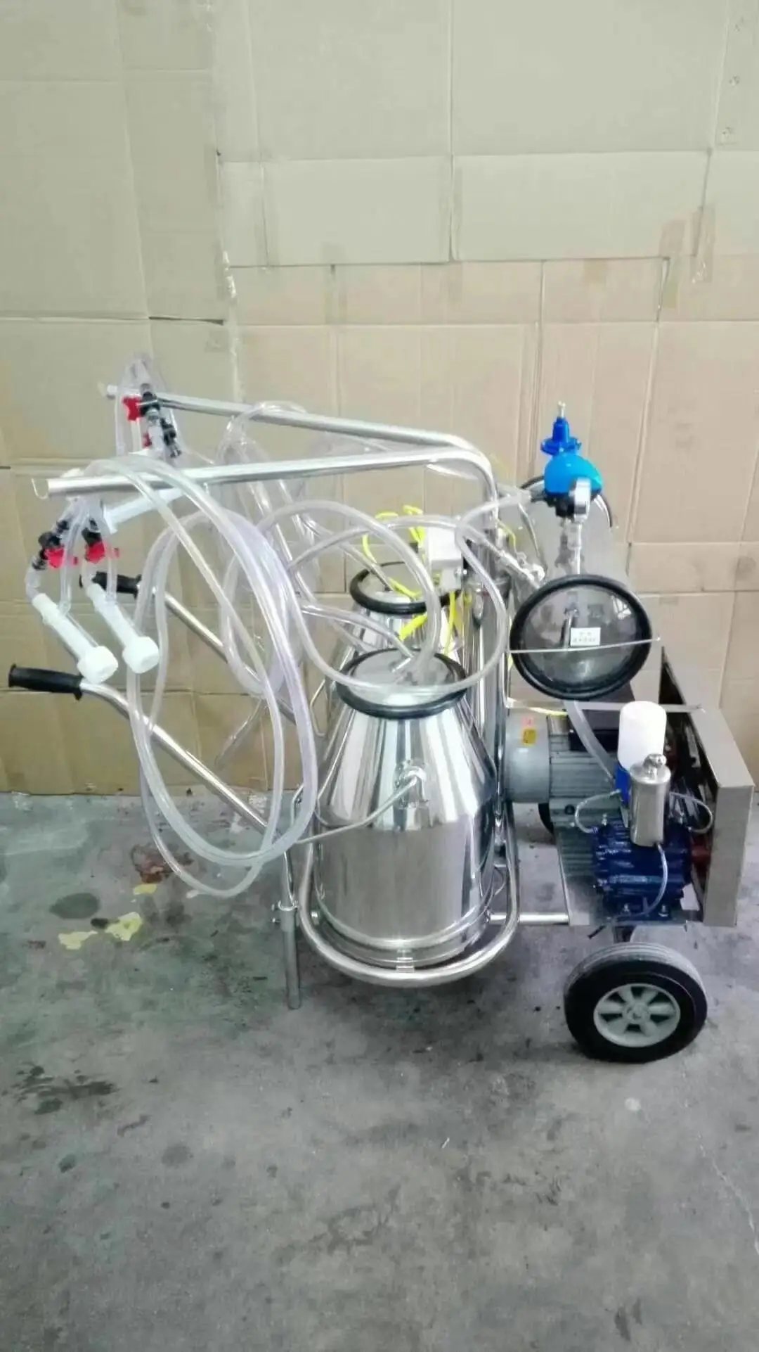 25L Automatic Milking Machine/Vacuum Pump Portable Electric Milking Machine for Farms