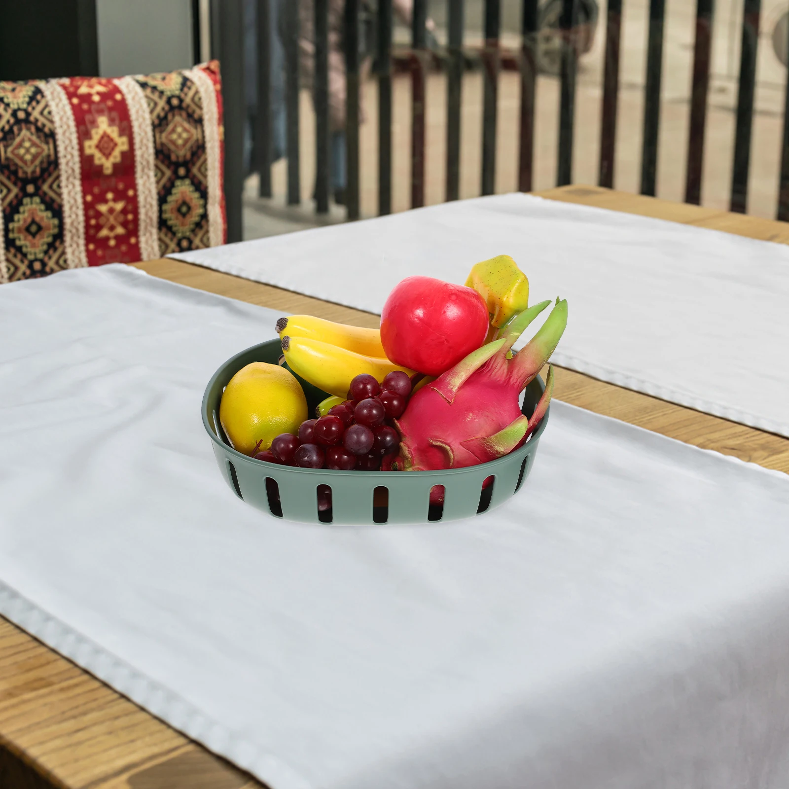 

Snack Storage Basket Fruit Vegetable Drainage Tray Home Organizer Hollow Desktop Basket for Kitchen Living Room Decoration