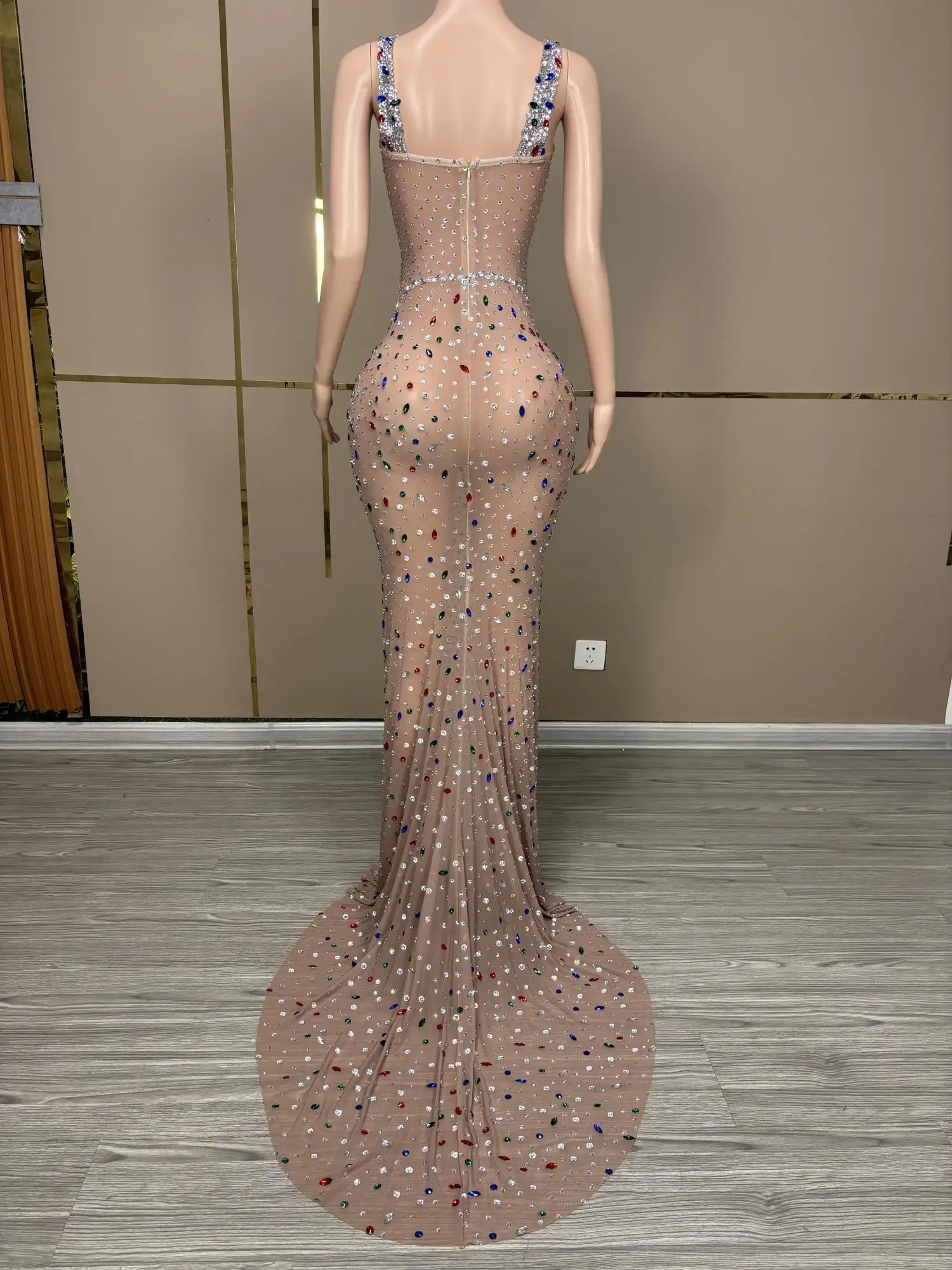 Vestidos largos de graduación para niñas, traje Sexy de sirena con cuello Halter, cristales negros, piedras brillantes, para fiesta de boda, Nihong, 2024