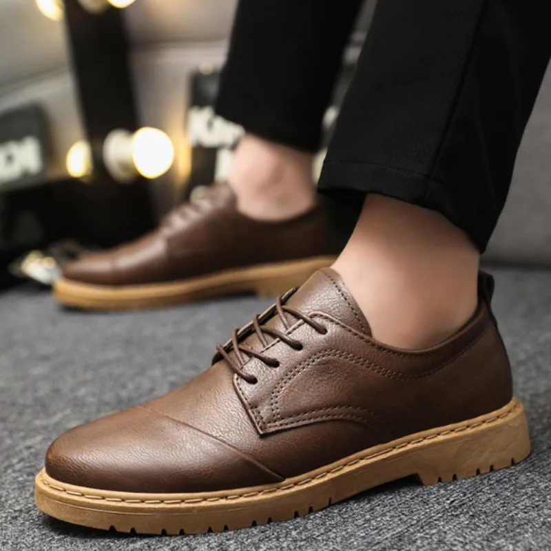 Chaussures décontractées en cuir pour hommes, chaussures provoqué d'affaires, mocassins légers, chaussures de conduite confortables, nouvelle mode, 2024