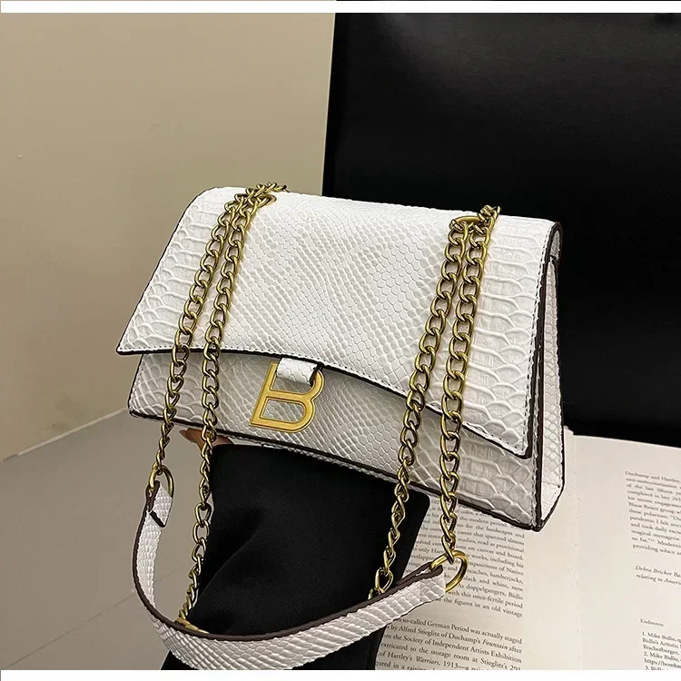 

European-American Women's Crocodile-Embossed Luxury Chain Hourglass Shoulder Bag | Spacious & Stylish Underarm/Shoulder Design