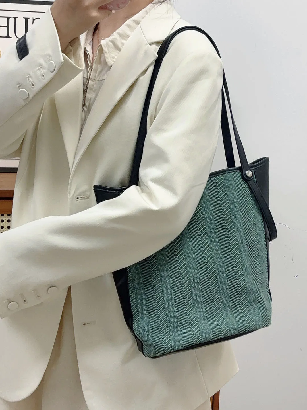 

Retro Denim Bucket Bag for Women 2025 New Versatile Large Capacity Handbag Crossbody Bags