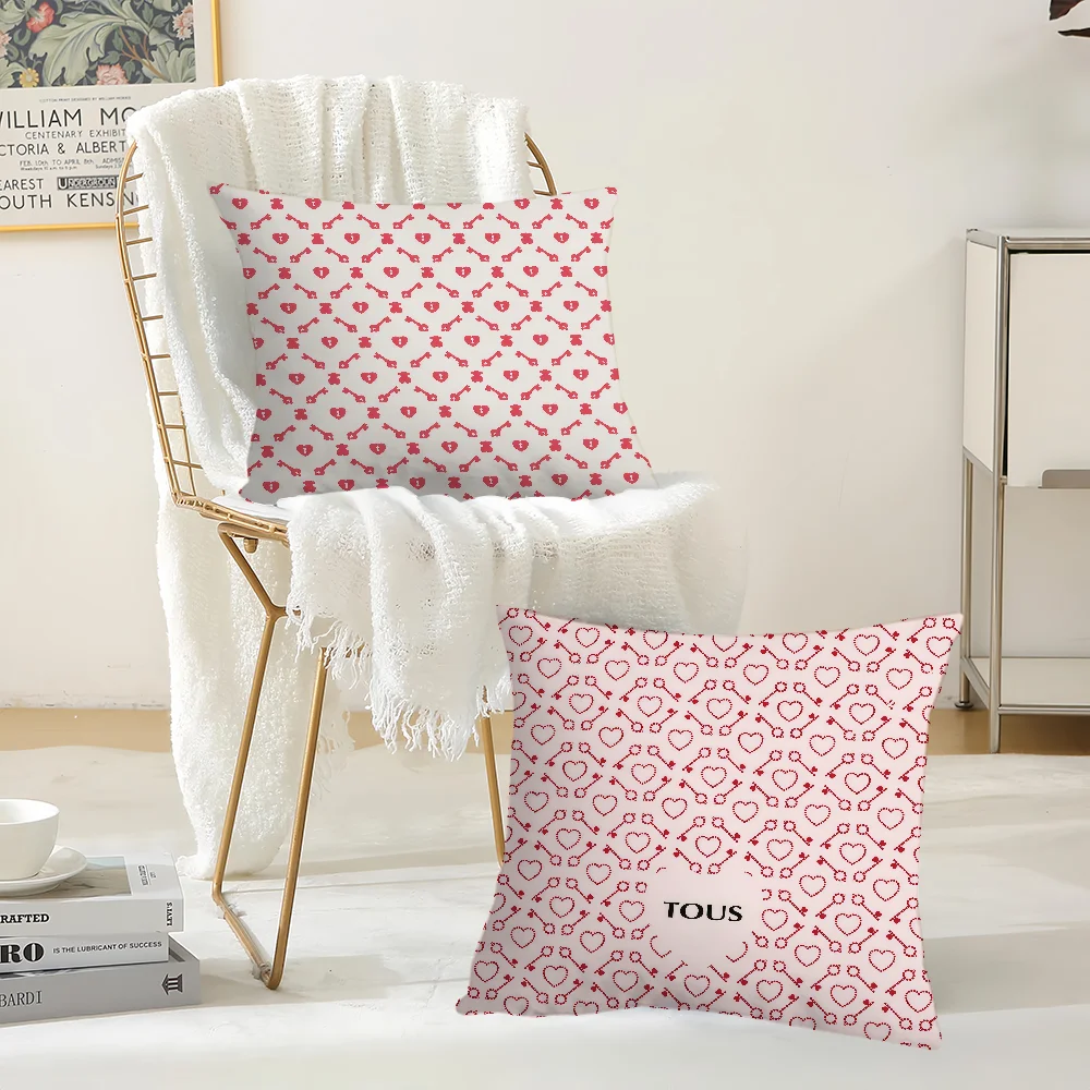 Fashion Brand Tous-s Cute B-bear Pillow Case Suitable For Bedrooms Living Rooms Cars Home Decoration
