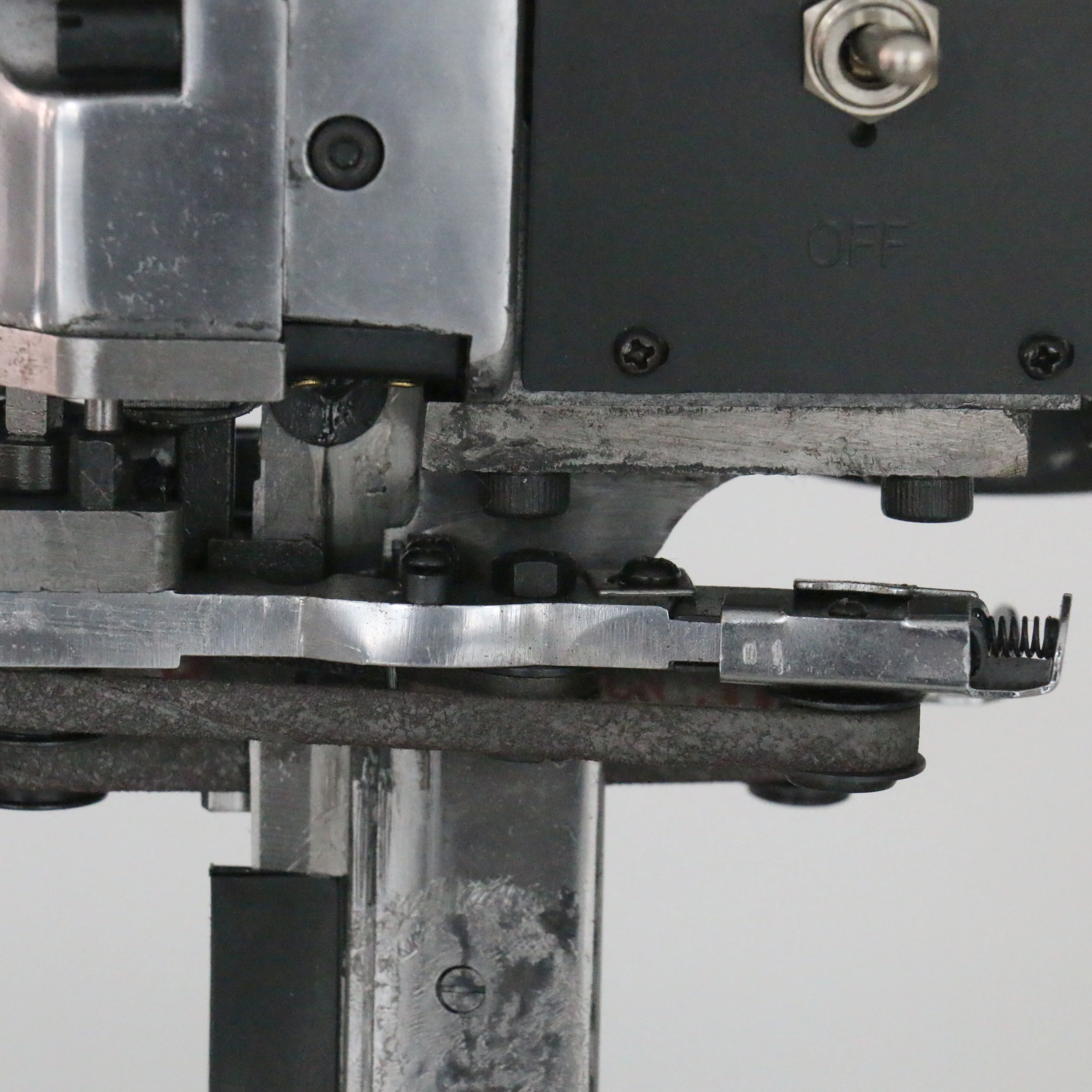 Industrial Clothing Cutting Machine 8 Inch  HONKON HK-8