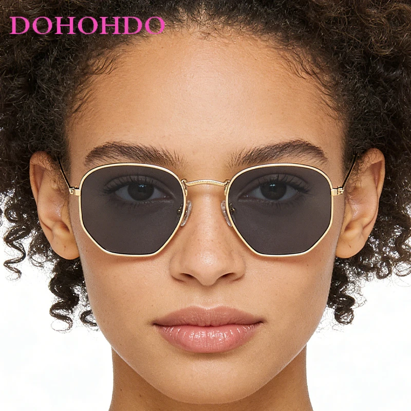 

Classic Retro Luxury Brand Designer Metal Small Square Women Man Sunglasses Driving Fishing Travel Sun Glasses Female UV400 Очки