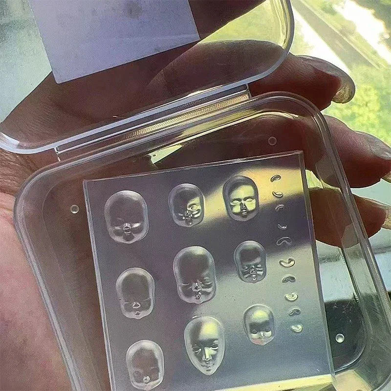 Moule de gravure à la main dessin animé visage humain poupée 3D Silicone moule à ongles décorations d'art d'ongle Silicone mode manucure moule accessoire