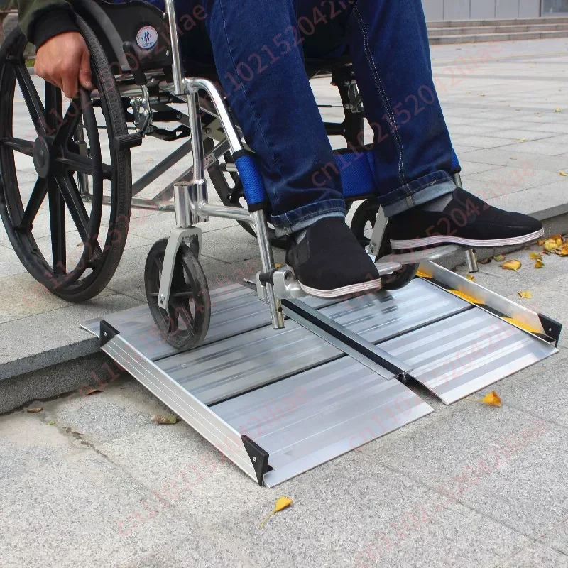 Silver Barrier-free Aluminum Alloy Ramp Board Portable Non-slip Folding Mobile Staircase Ramp Climbing Step Pad