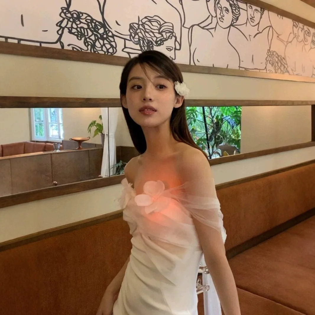 فساتين سهرة أنيقة بيضاء بدون حمالات للحفلات الراقصة للنساء 2025 صيف مثير بدون ظهر مضيف كوكتيل زائدة فستان رسمي للحفلات