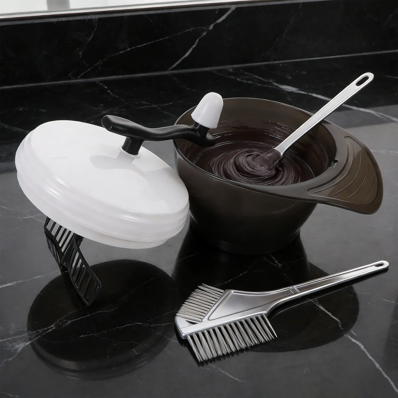

Large Clear Hair Color Mixing Bowl with Ergonomic Cranked Handle for Salon DIY Hair Dye Mixing Professional Reusable Plastic