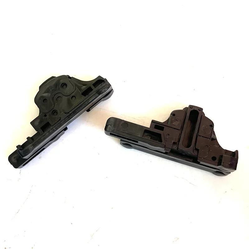 

77368445 77368446 one pair New Sunroof Slideway Ceiling Clip Bracket For Jeep Renegade 1.3L 1.4L 1.8L 2.4L 2015-2021