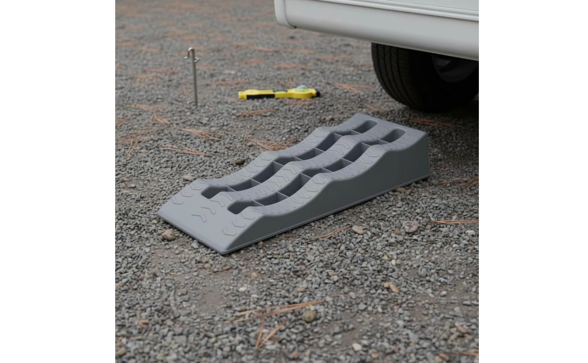2 Pieces RV Wheel Chock Ramp High Strength PP Recreational Vehicle Tire Leveling Ramp RV Leveling Block Stable Parking Vehicle