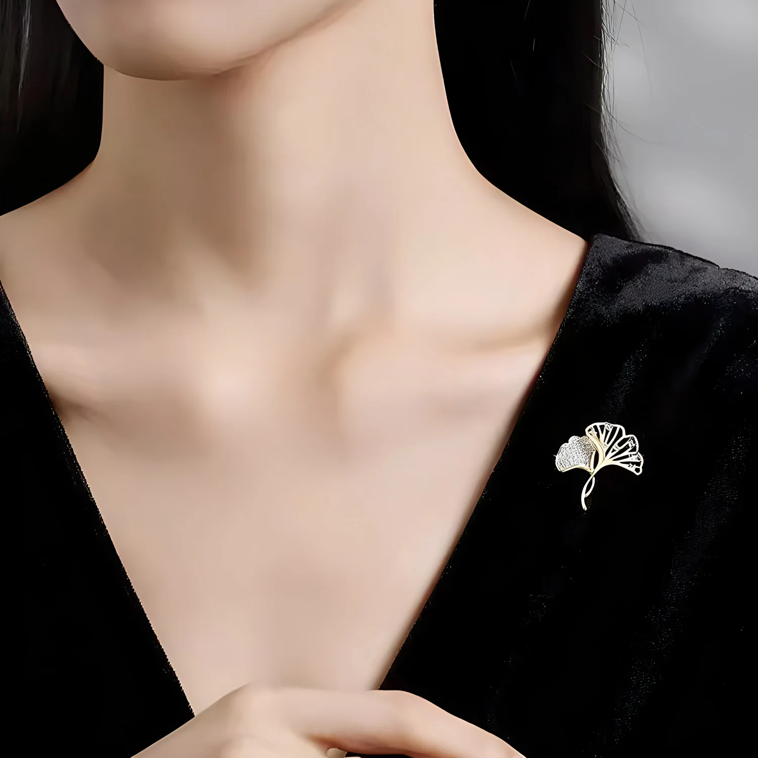 Strass ginkgo biloba broche high-end feminino delicado folha broche nicho design sentido anti-luz pino terno acessórios