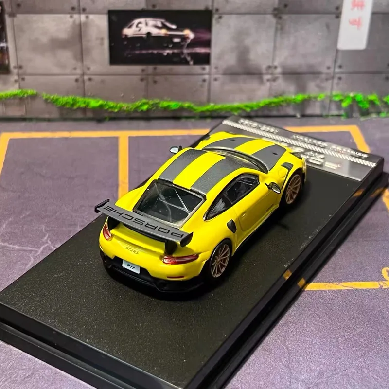 1:64 911 GT2 RS Alloy Sports Car Model Diecast Metal Track Racing Car Model Miniature Scale Simulation Collection Kids Toys Gift