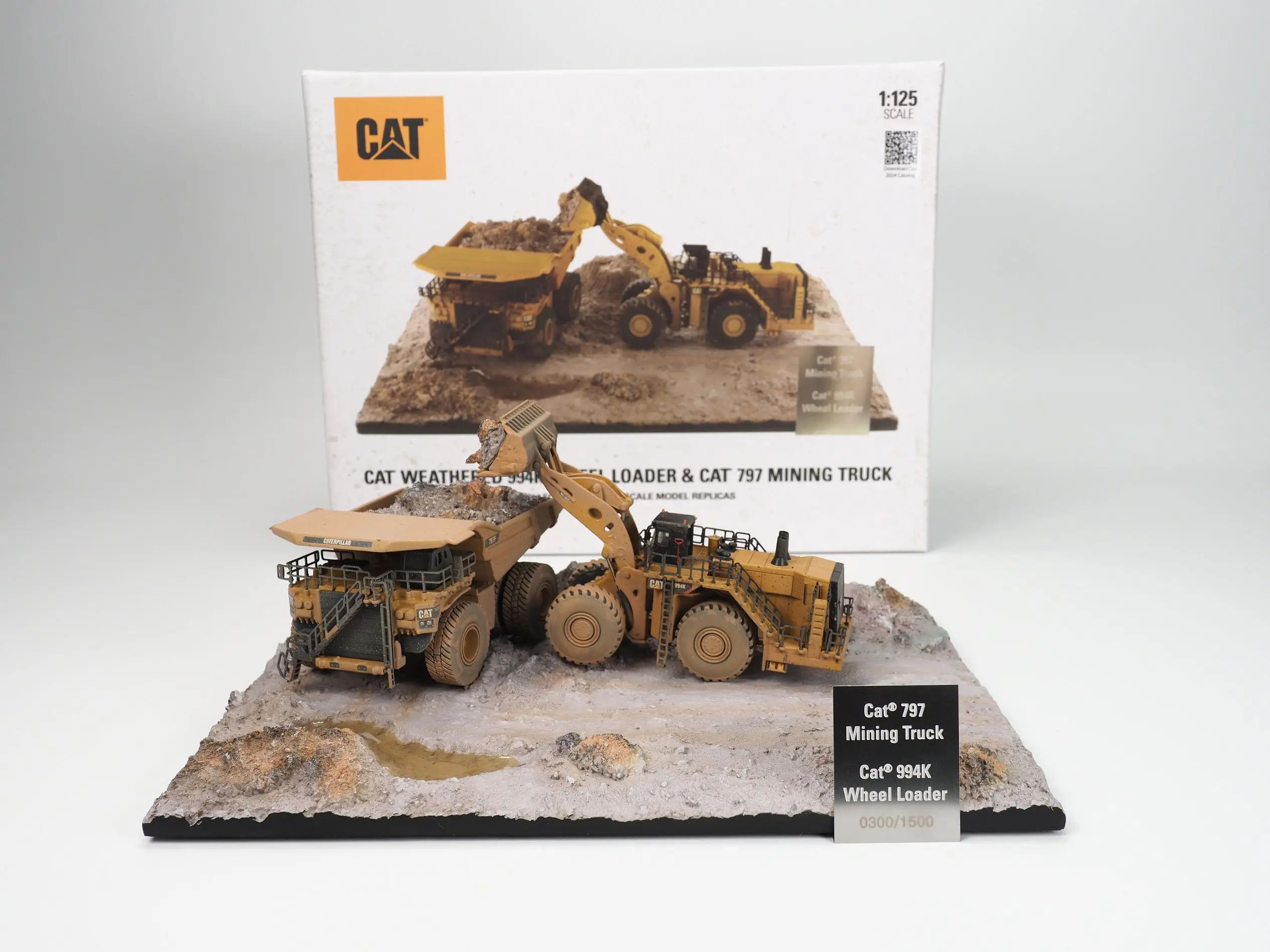 

DM-85762 1:125 994K колесный погрузчик и горнодобывающий грузовик 797, коллекционная строительная техника, игрушечное украшение сцены, подарок на день рождения для мальчика