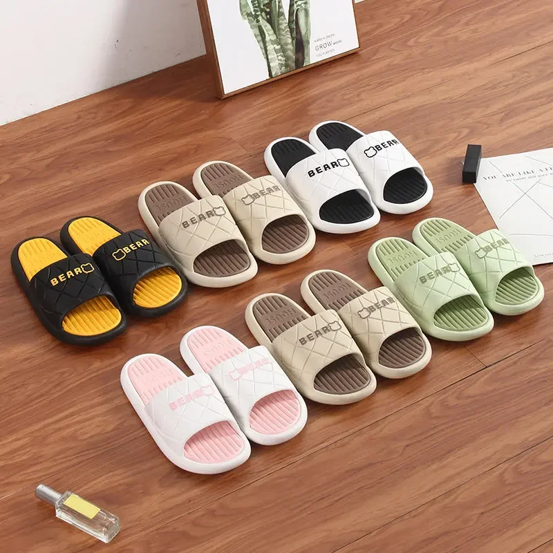 Zapatillas de baño ligeras de estilo coreano para hombre y mujer, zapatos antideslizantes para interiores y el hogar, Sandalias cómodas, novedad de verano