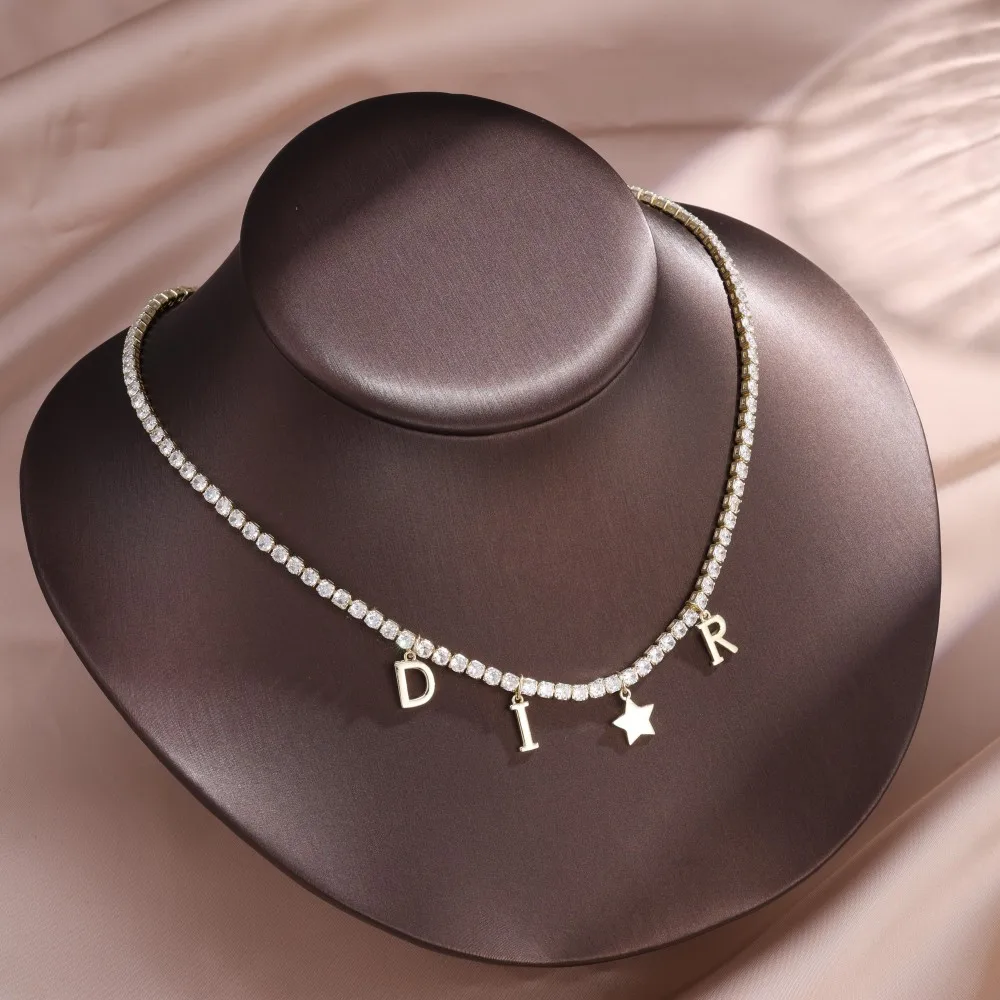 Collar con colgante de estrella y letras a la moda para mujer con incrustaciones de circón completo, cadena Simple, accesorio de joyería de lujo, regalo