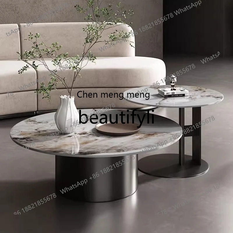 غرفة معيشة إيطالية فاخرة خفيفة، شرفة زاوية مستديرة، طاولة قهوة مستديرة حديثة وبسيطة بحجم بلاطة صخرية H