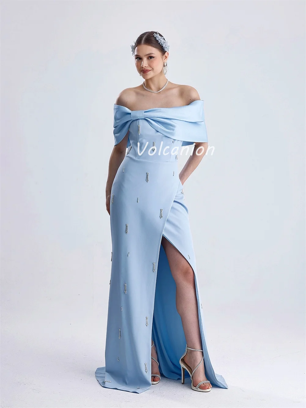 Abiti lunghi dritti con spalle scoperte in jersey classico personalizzato di alta qualità con strass e pieghe Abiti da cerimonia su misura Moda