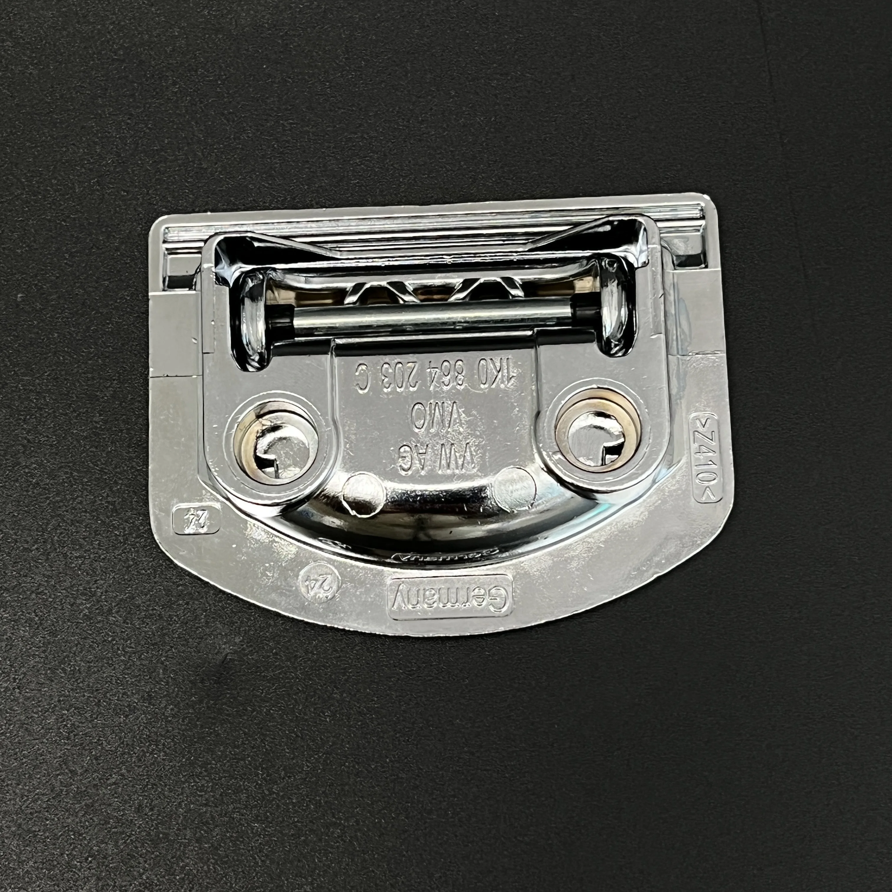X1 X2 Metall-Seilhalterungsring für den Kofferraumdeckel, Kofferraum-Hängering für VW Passat Touran Touareg, für Audi A4L A6L A5 A7 A8 Q5 1K0864203 – Detail 5