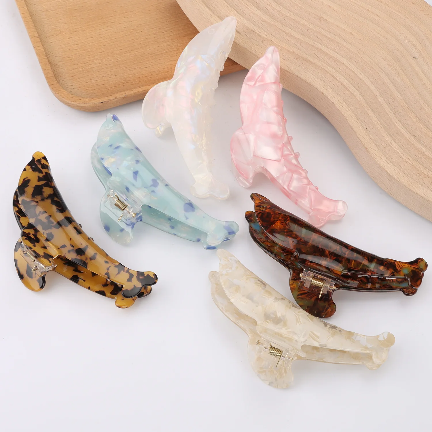 

DuoShang New Ocean Series Dolphin Shaped Hair Claw Light Luxury PVC Claw Clips Crab Hair Clips for Women Girls Hair Accessories