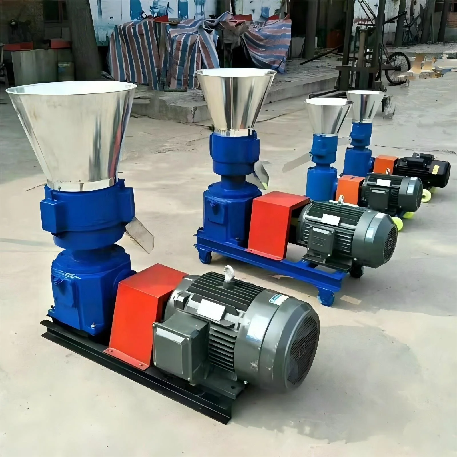New Stainless Steel Automatic Feed Pellet Machine 220V 150-200kg/h Capacity For Home Use Chicken & Dog Feed Maker