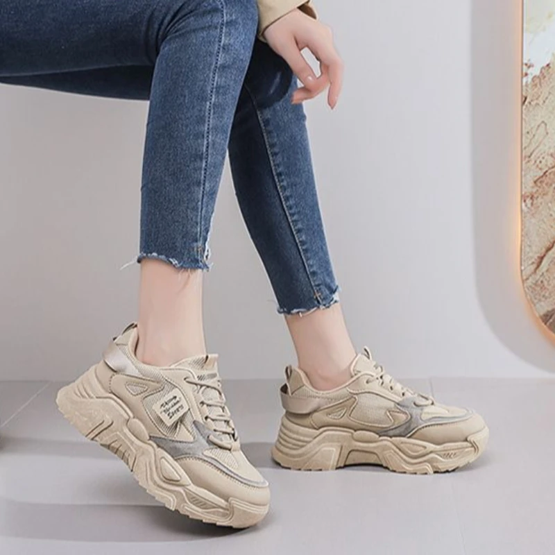 2026 Autumn Female Trending Asian Chic Teen Everyday Gym Runner Streetwear Daily Raised Bulky Shoe