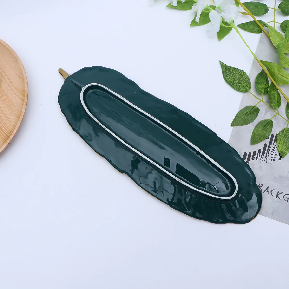 

1Pcs Dark Green Shape Ceramic Snack Plate Serving Platter for Birthday Party Celebration Banquets Luxury